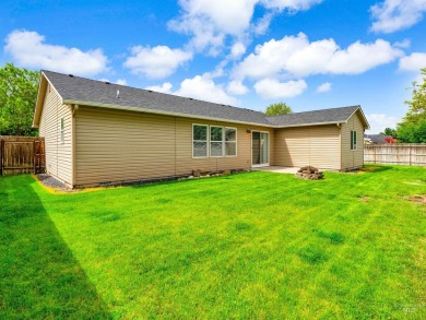Great 4 Bedroom, 2 Bath home with split floor plan and nice size on Lakeview Golf Club in Idaho - for sale on GolfHomes.com, golf home, golf lot