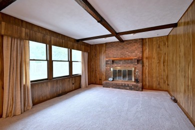 SOLID BUILT BRICK AND SIDING 3 STEP RANCH WITH OVER 2000 SF  OF on Village Links of Glen Ellyn in Illinois - for sale on GolfHomes.com, golf home, golf lot