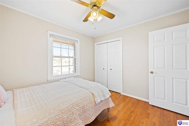 First time on the market in 40 years! This pristine, all-brick on Elizabethtown Municipal Par-3 in Kentucky - for sale on GolfHomes.com, golf home, golf lot