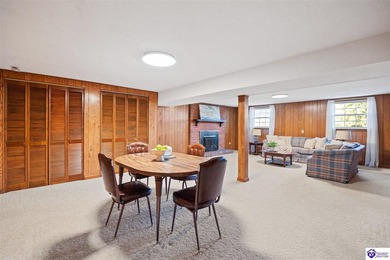 First time on the market in 40 years! This pristine, all-brick on Elizabethtown Municipal Par-3 in Kentucky - for sale on GolfHomes.com, golf home, golf lot