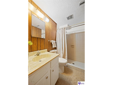 First time on the market in 40 years! This pristine, all-brick on Elizabethtown Municipal Par-3 in Kentucky - for sale on GolfHomes.com, golf home, golf lot