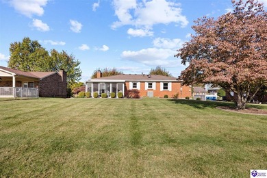First time on the market in 40 years! This pristine, all-brick on Elizabethtown Municipal Par-3 in Kentucky - for sale on GolfHomes.com, golf home, golf lot