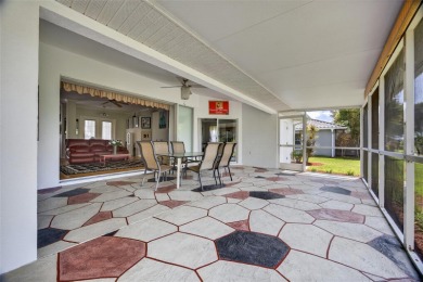 DEEP CREEK! Spacious 3 bedroom, 2 bath, 2-car garage home on Deep Creek Golf Club in Florida - for sale on GolfHomes.com, golf home, golf lot