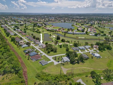 DEEP CREEK! Spacious 3 bedroom, 2 bath, 2-car garage home on Deep Creek Golf Club in Florida - for sale on GolfHomes.com, golf home, golf lot