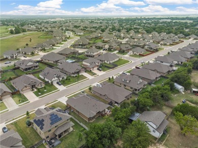 Welcome to this move-in ready 3-bedroom, 2.5-bathroom brick home on Twin Rivers Golf Club in Texas - for sale on GolfHomes.com, golf home, golf lot