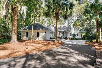 Charming Marsh-Front Retreat on Callawassie Island. This unique on Callawassie Island Club in South Carolina - for sale on GolfHomes.com, golf home, golf lot