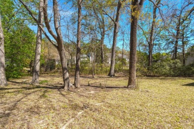 This beautiful home offers a spacious open floor plan with a on Crowfield Golf and Country Club in South Carolina - for sale on GolfHomes.com, golf home, golf lot