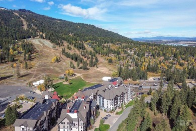 Village-facing end unit in the heart of Tamarack! This spacious on Osprey Meadows at Tamarack Resort in Idaho - for sale on GolfHomes.com, golf home, golf lot