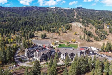 Village-facing end unit in the heart of Tamarack! This spacious on Osprey Meadows at Tamarack Resort in Idaho - for sale on GolfHomes.com, golf home, golf lot