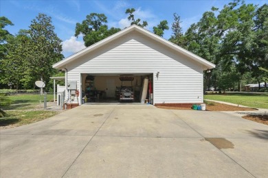 Welcome to this immaculate , updated gorgeous 3 bedroom/2 on Chiefland Golf and Country Club in Florida - for sale on GolfHomes.com, golf home, golf lot