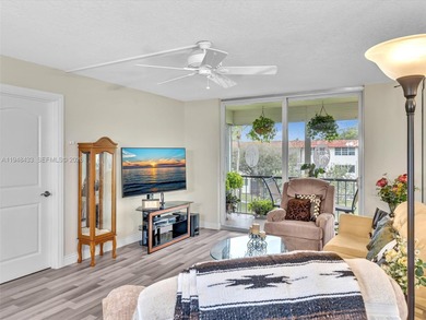 ~ MOTIVATED SELLER! ~ Immaculate 2BR/2BA in the prestigious on Hollybrook Golf and Tennis Club  in Florida - for sale on GolfHomes.com, golf home, golf lot