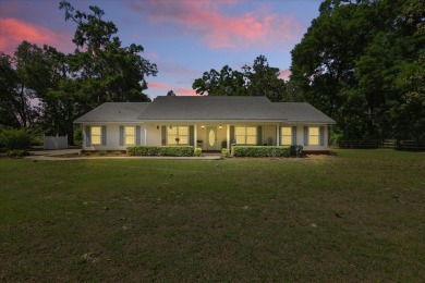 Welcome to this immaculate , updated gorgeous 3 bedroom/2 on Chiefland Golf and Country Club in Florida - for sale on GolfHomes.com, golf home, golf lot