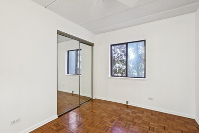 FIRST-FLOOR, MOVE-IN READY HeatherRidge condo. HEATED on Heather Ridge Golf Club in Illinois - for sale on GolfHomes.com, golf home, golf lot