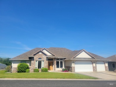NEW ON THE MARKET! This property is located just minutes from on Lewiston Golf and Country Club in Idaho - for sale on GolfHomes.com, golf home, golf lot