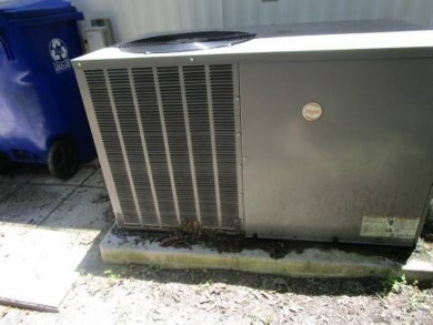 This charming 24 x 40, 2 bedrooms, 2 bath mobile home offers the on Grasslands Golf and Country Club in Florida - for sale on GolfHomes.com, golf home, golf lot