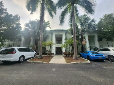 GREAT OPPORTUNITY IN PRICE AND LOCATION, IN THE HEART OF DORAL on Doral Golf Resort in Florida - for sale on GolfHomes.com, golf home, golf lot