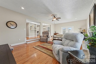 Welcome to this beautifully maintained 3-bedroom, 2 bath on Woodbridge Golf Links in North Carolina - for sale on GolfHomes.com, golf home, golf lot