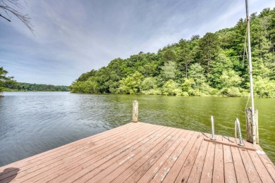 Lake Nottely Retreat boasts spacious 4BR-3BA home. Upon entry on Butternut Creek Golf Course in Georgia - for sale on GolfHomes.com, golf home, golf lot