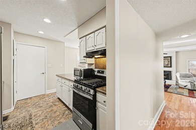 Welcome to this beautifully maintained 3-bedroom, 2 bath on Woodbridge Golf Links in North Carolina - for sale on GolfHomes.com, golf home, golf lot