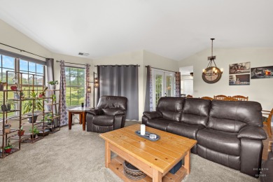 Welcome to this light and bright 2nd-floor end unit in the on The Golf Club of Illinois in Illinois - for sale on GolfHomes.com, golf home, golf lot
