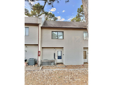 Super cute & clean condo across from the pickleball/tennis on Mountain Ranch Golf Club in Arkansas - for sale on GolfHomes.com, golf home, golf lot