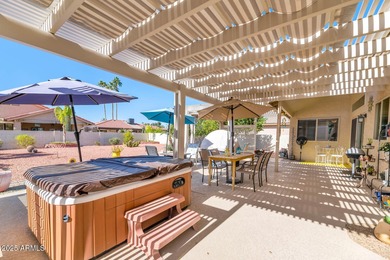 Welcome to your Sun Lakes retirement oasis! This updated 2BR/2BA on Cottonwood Country Club in Arizona - for sale on GolfHomes.com, golf home, golf lot