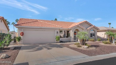 Welcome to your Sun Lakes retirement oasis! This updated 2BR/2BA on Cottonwood Country Club in Arizona - for sale on GolfHomes.com, golf home, golf lot