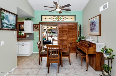 Welcome to your Sun Lakes retirement oasis! This updated 2BR/2BA on Cottonwood Country Club in Arizona - for sale on GolfHomes.com, golf home, golf lot