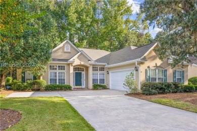 Charming 3 BD single-family home is located on a quiet on Belfair Golf Club in South Carolina - for sale on GolfHomes.com, golf home, golf lot