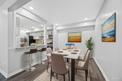 Welcome to this freshly renovated 2 bedroom, 1 full and 2 half on Village Greens of Woodridge Golf Course in Illinois - for sale on GolfHomes.com, golf home, golf lot