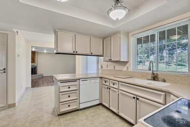 Welcome to Your Dream Townhome in Eagle, Idaho Nestled in the on Eagle Hills Golf Course in Idaho - for sale on GolfHomes.com, golf home, golf lot
