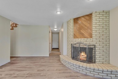 Welcome to Your Dream Townhome in Eagle, Idaho Nestled in the on Eagle Hills Golf Course in Idaho - for sale on GolfHomes.com, golf home, golf lot