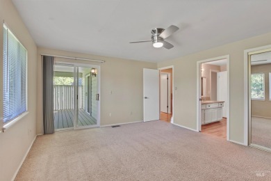 Welcome to Your Dream Townhome in Eagle, Idaho Nestled in the on Eagle Hills Golf Course in Idaho - for sale on GolfHomes.com, golf home, golf lot
