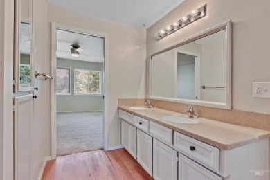 Welcome to Your Dream Townhome in Eagle, Idaho Nestled in the on Eagle Hills Golf Course in Idaho - for sale on GolfHomes.com, golf home, golf lot