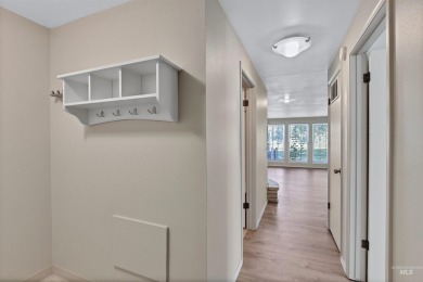 Welcome to Your Dream Townhome in Eagle, Idaho Nestled in the on Eagle Hills Golf Course in Idaho - for sale on GolfHomes.com, golf home, golf lot