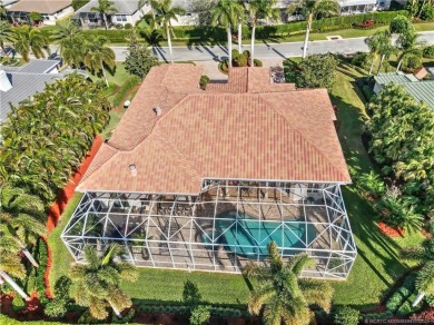 one of the highly sought after estate homes (38) withing gated on Hobe Sound Golf Club in Florida - for sale on GolfHomes.com, golf home, golf lot