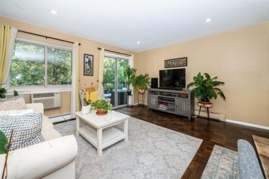 Welcome to this beautifully maintained 3-bedroom, 1.5-bath on Scarsdale Golf Club in New York - for sale on GolfHomes.com, golf home, golf lot