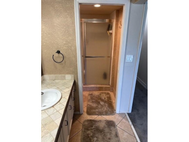 Beautiful 2 bedroom , 2.5 bath upper level townhouse with on  in Florida - for sale on GolfHomes.com, golf home, golf lot