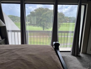 Beautiful 2 bedroom , 2.5 bath upper level townhouse with on  in Florida - for sale on GolfHomes.com, golf home, golf lot