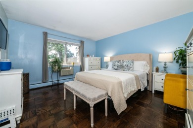Welcome to this beautifully maintained 3-bedroom, 1.5-bath on Scarsdale Golf Club in New York - for sale on GolfHomes.com, golf home, golf lot