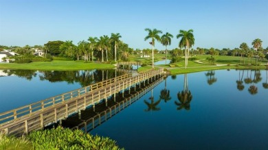 Beautiful 2 bedroom , 2.5 bath upper level townhouse with on  in Florida - for sale on GolfHomes.com, golf home, golf lot