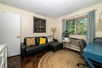 Welcome to this beautifully maintained 3-bedroom, 1.5-bath on Scarsdale Golf Club in New York - for sale on GolfHomes.com, golf home, golf lot