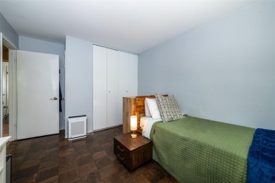 Welcome to this beautifully maintained 3-bedroom, 1.5-bath on Scarsdale Golf Club in New York - for sale on GolfHomes.com, golf home, golf lot