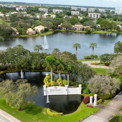 Beautiful 2 bedroom , 2.5 bath upper level townhouse with on  in Florida - for sale on GolfHomes.com, golf home, golf lot