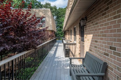 Welcome to this beautifully maintained 3-bedroom, 1.5-bath on Scarsdale Golf Club in New York - for sale on GolfHomes.com, golf home, golf lot