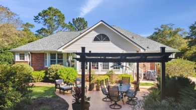 This elegant 3-bedroom/3 bath home plus Carolina Room & Bonus on Wachesaw Plantation Club in South Carolina - for sale on GolfHomes.com, golf home, golf lot