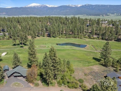 Nestled on a tranquil cul-de-sac at the esteemed Meadowcreek on Meadowcreek Golf Resort in Idaho - for sale on GolfHomes.com, golf home, golf lot