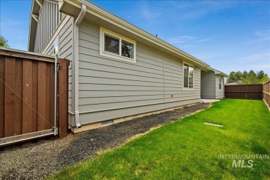 This immaculate single level home is located in a quiet on SpurWing Country Club in Idaho - for sale on GolfHomes.com, golf home, golf lot