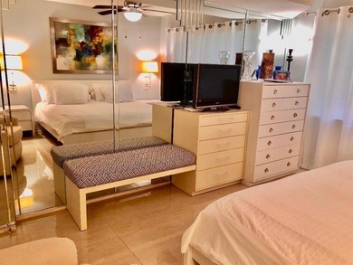 Beautiful fully remodeled pet friendly Cypress Grove Country on Palm-Aire Country Club and Resort - The Oaks in Florida - for sale on GolfHomes.com, golf home, golf lot