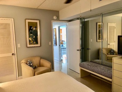 Beautiful fully remodeled pet friendly Cypress Grove Country on Palm-Aire Country Club and Resort - The Oaks in Florida - for sale on GolfHomes.com, golf home, golf lot